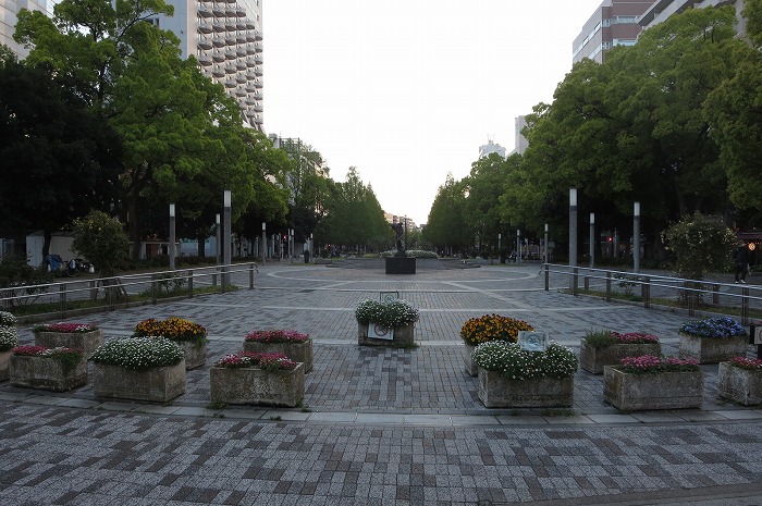 大通り公園 横浜市の中心にある細なが い公園 横浜ライフプラン